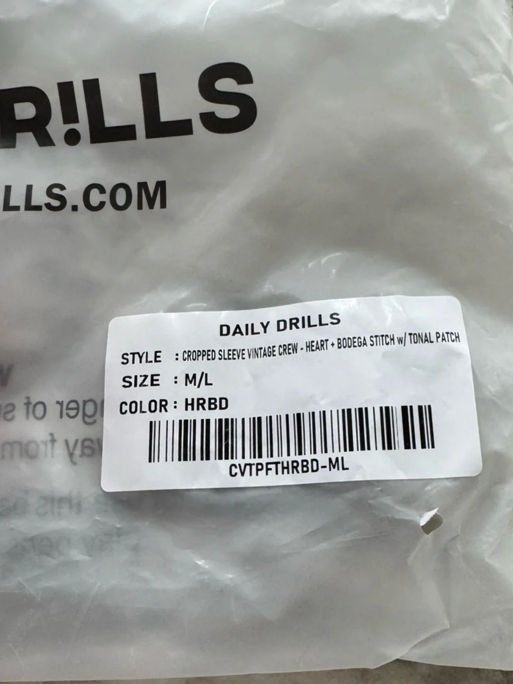 NWT Daily Drills “Heart + Bodega” Cropped Sleeve Vintage Crewneck - Picture 6 of 6